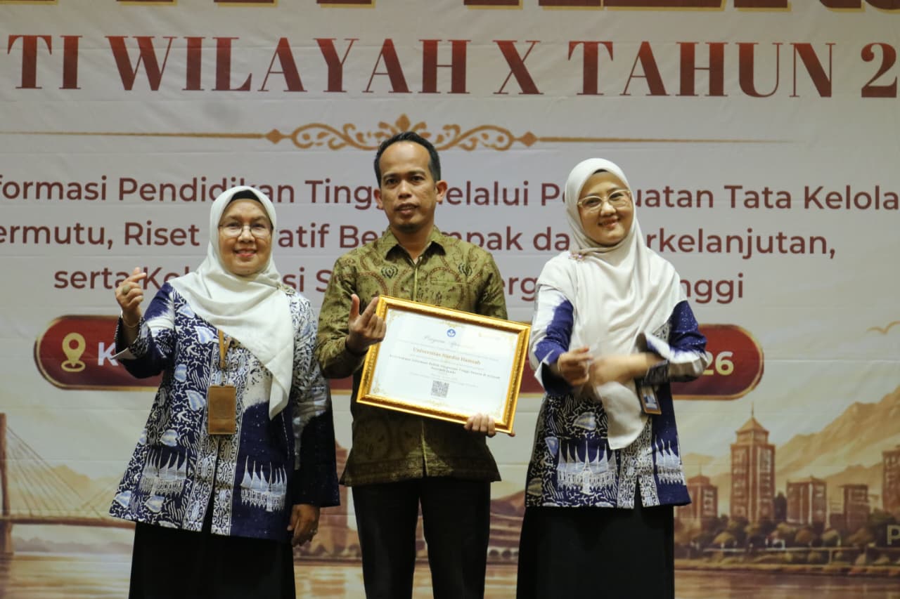 Rektor UNH menerima Piagam Apresiasi dari LLDIKTI X